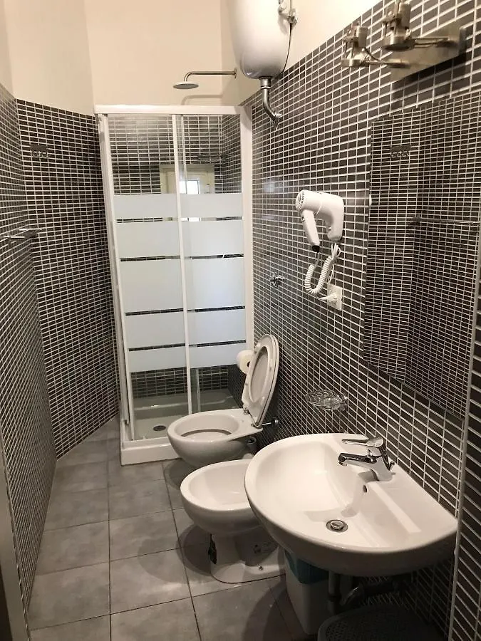 Suite Magenta Roma 0*,