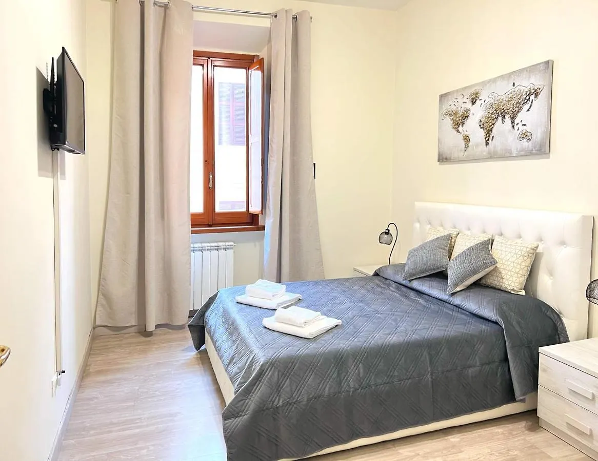 Suite Magenta Roma 0*,